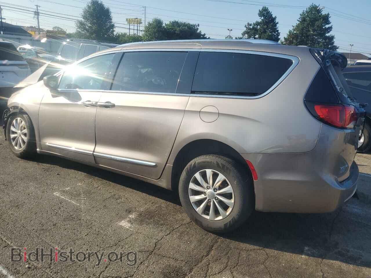 2018 CHRYSLER PACIFICA - VIN: 2C4RC1BG1JR276452 - Photo 2
