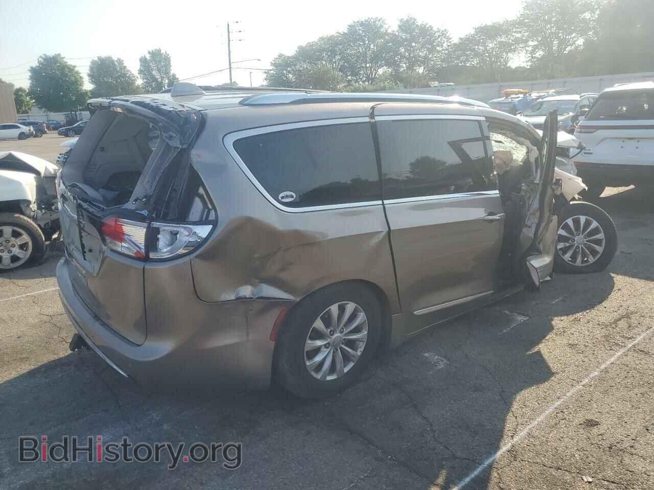 2018 CHRYSLER PACIFICA - VIN: 2C4RC1BG1JR276452 - Photo 3