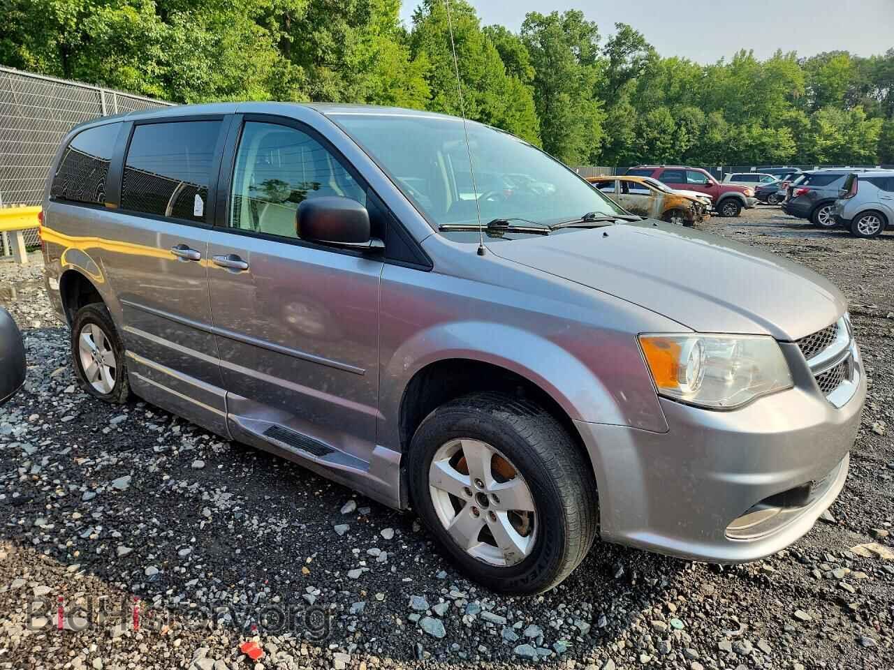 2016 DODGE CARAVAN - VIN: 2C4RDGBG3DR772468 - Photo 4