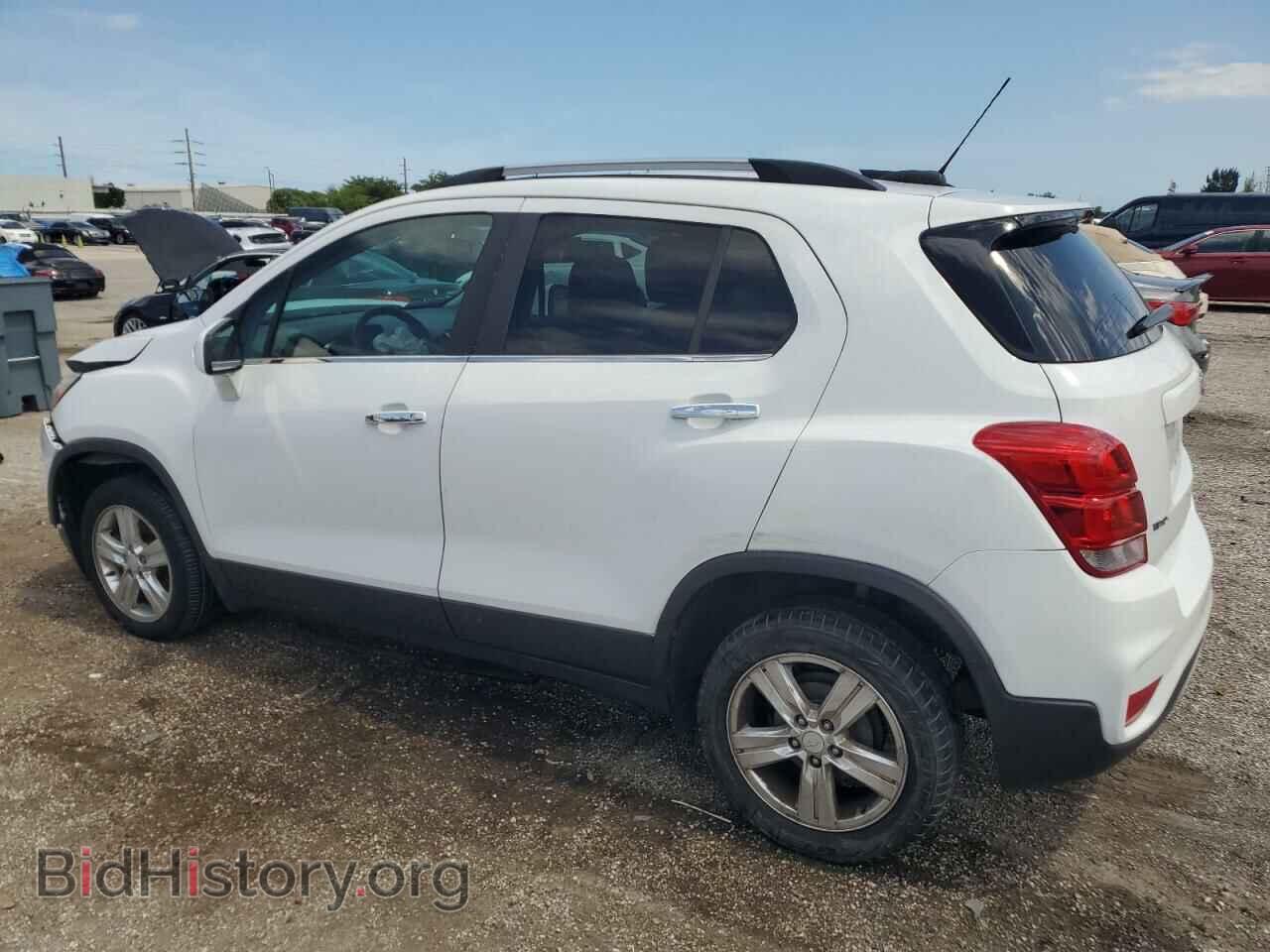 2017 CHEVROLET TRAX - VIN: 3GNCJLSB1HL261928 - Фото 2