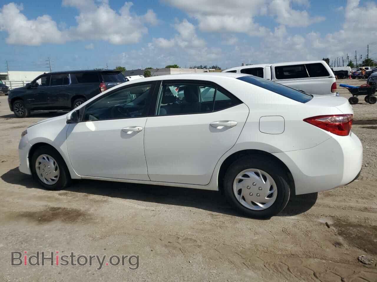 2017 TOYOTA COROLLA - VIN: 5YFBURHE2HP632985 - Фото 2
