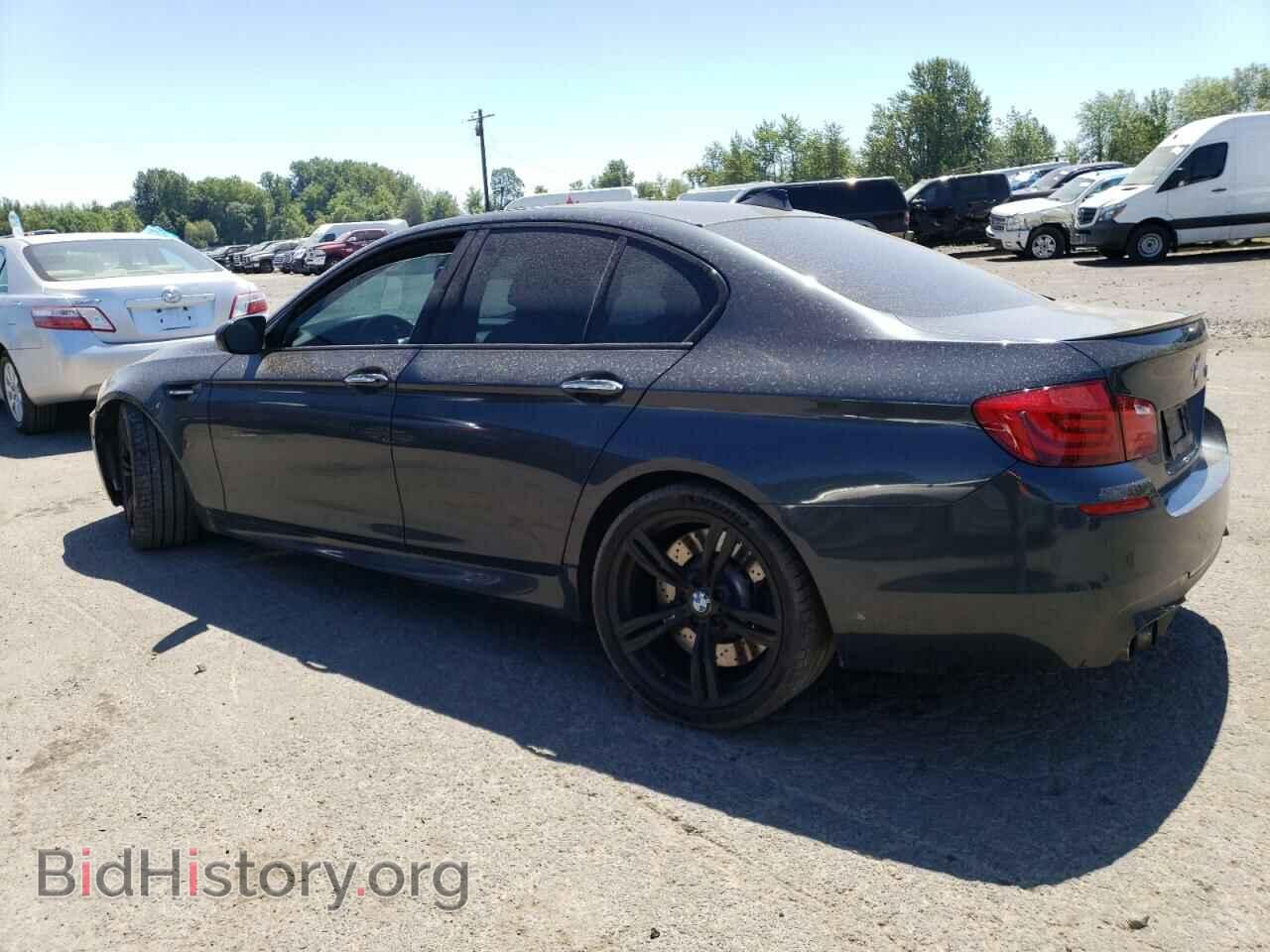 2013 BMW M5 - VIN: WBSFV9C50DC774172 - Фото 2