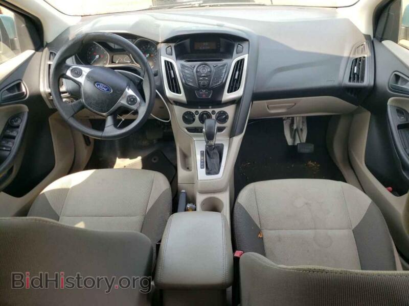 2012 Ford FOCUS (VIN 1FAHP3F2XCL285615) — фото 8 из 12