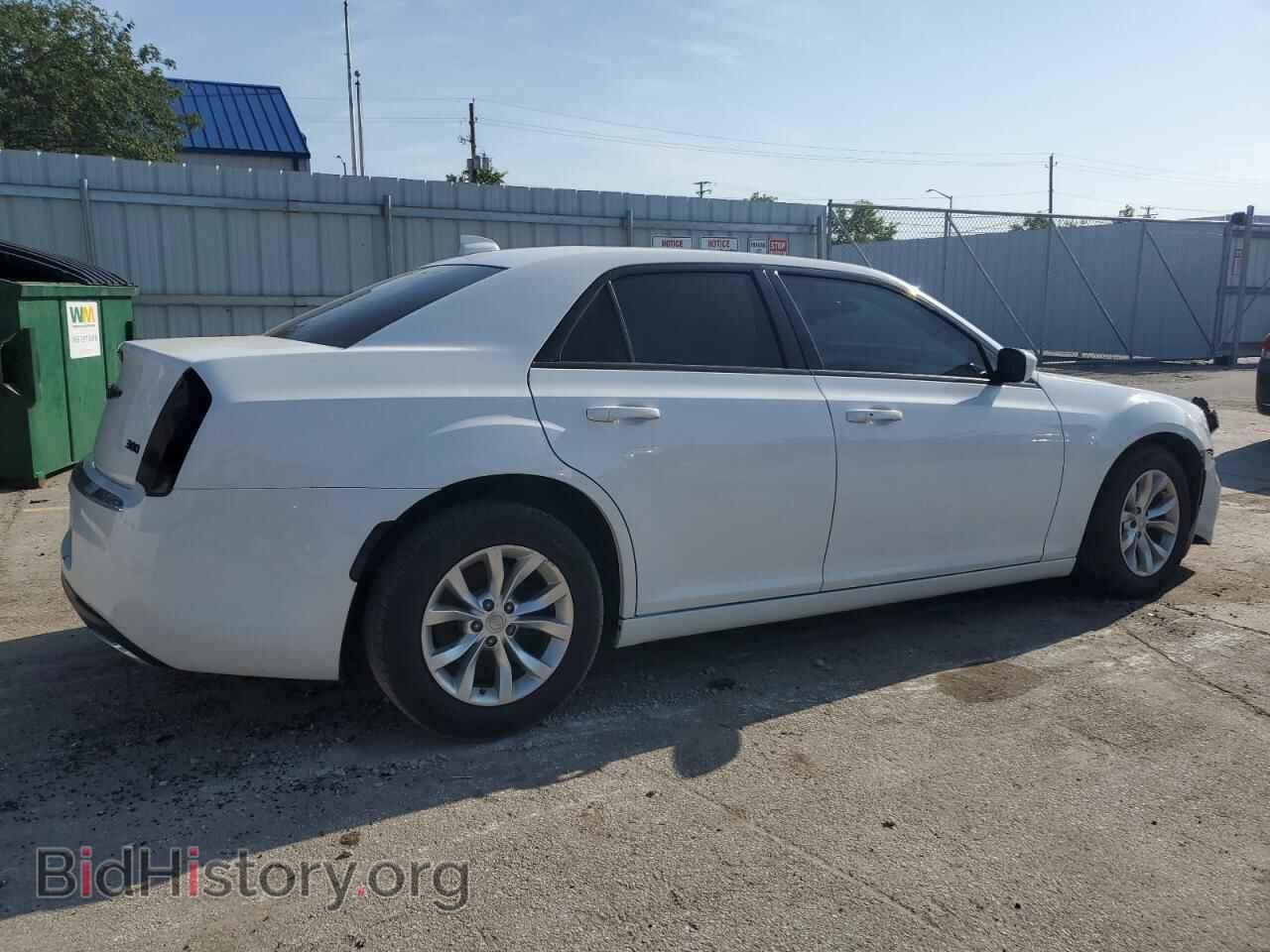 2016 CHRYSLER 300 - VIN: 2C3CCAAG0GH161450 - Фото 3