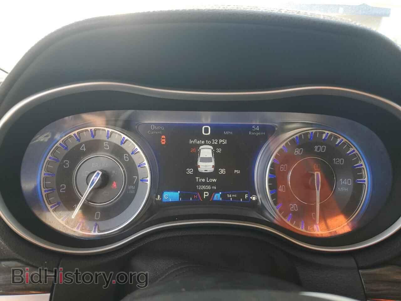 2016 CHRYSLER 300 - VIN: 2C3CCAAG0GH161450 - Фото 9