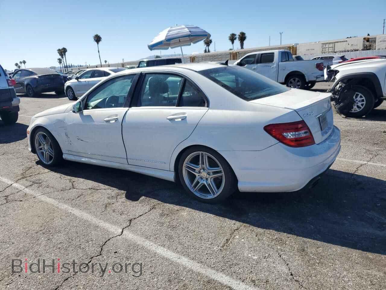2013 MERCEDES-BENZ C-CLASS - VIN: WDDGF4HB2DA805062 - Фото 2