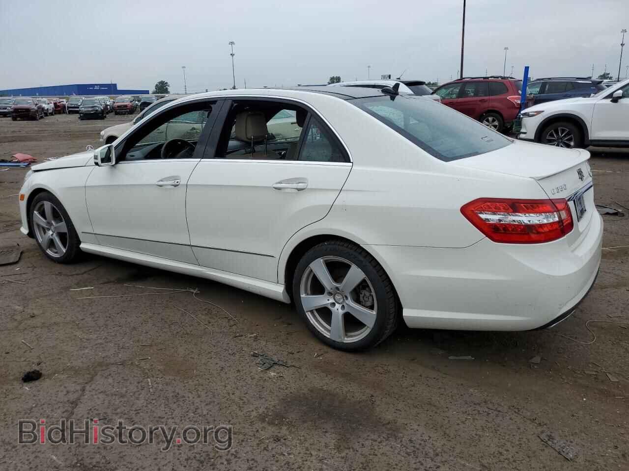 2011 MERCEDES-BENZ E-CLASS - VIN: WDDHF5GB5BA373561 - Фото 2
