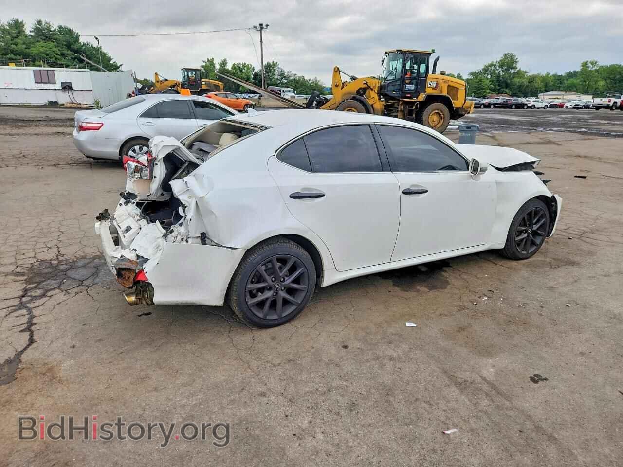 2011 LEXUS IS - VIN: JTHCF5C22B5051817 - Photo 3