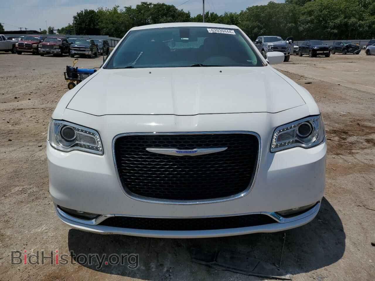 2019 CHRYSLER 300 - VIN: 2C3CCARG7KH560417 - Фото 5