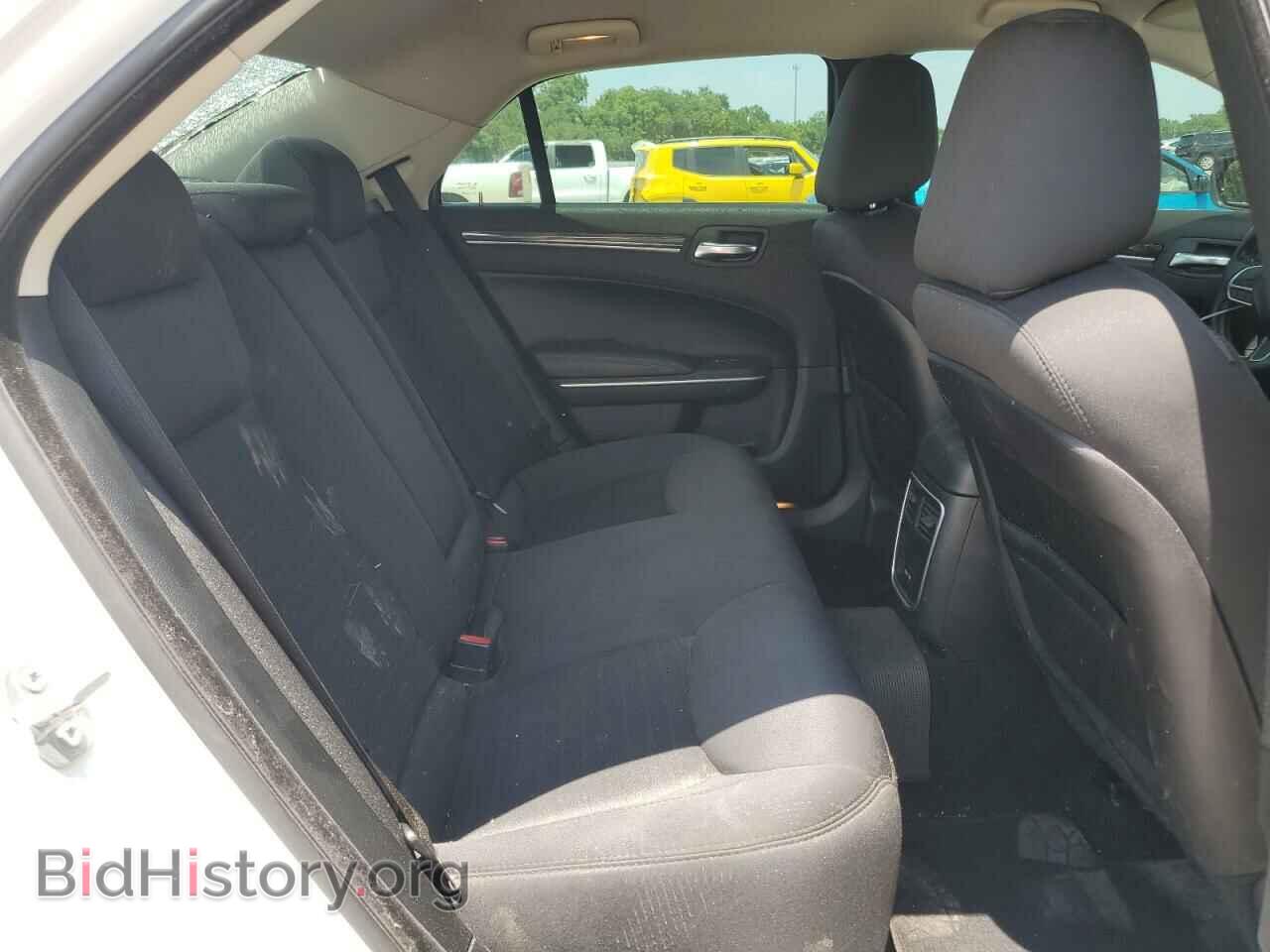 2019 CHRYSLER 300 - VIN: 2C3CCARG7KH560417 - Фото 10