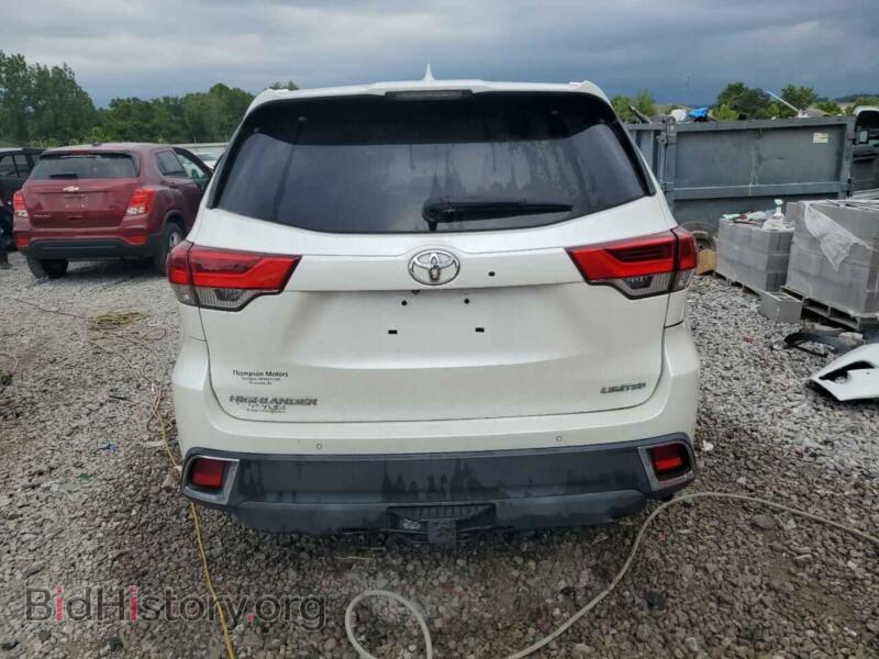 2017 Toyota HIGHLANDER (VIN 5TDYZRFH9HS209708) — photo 6 of 13