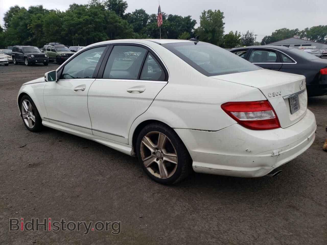 2011 MERCEDES-BENZ C-CLASS - VIN: WDDGF8BB3BR174725 - Фото 2