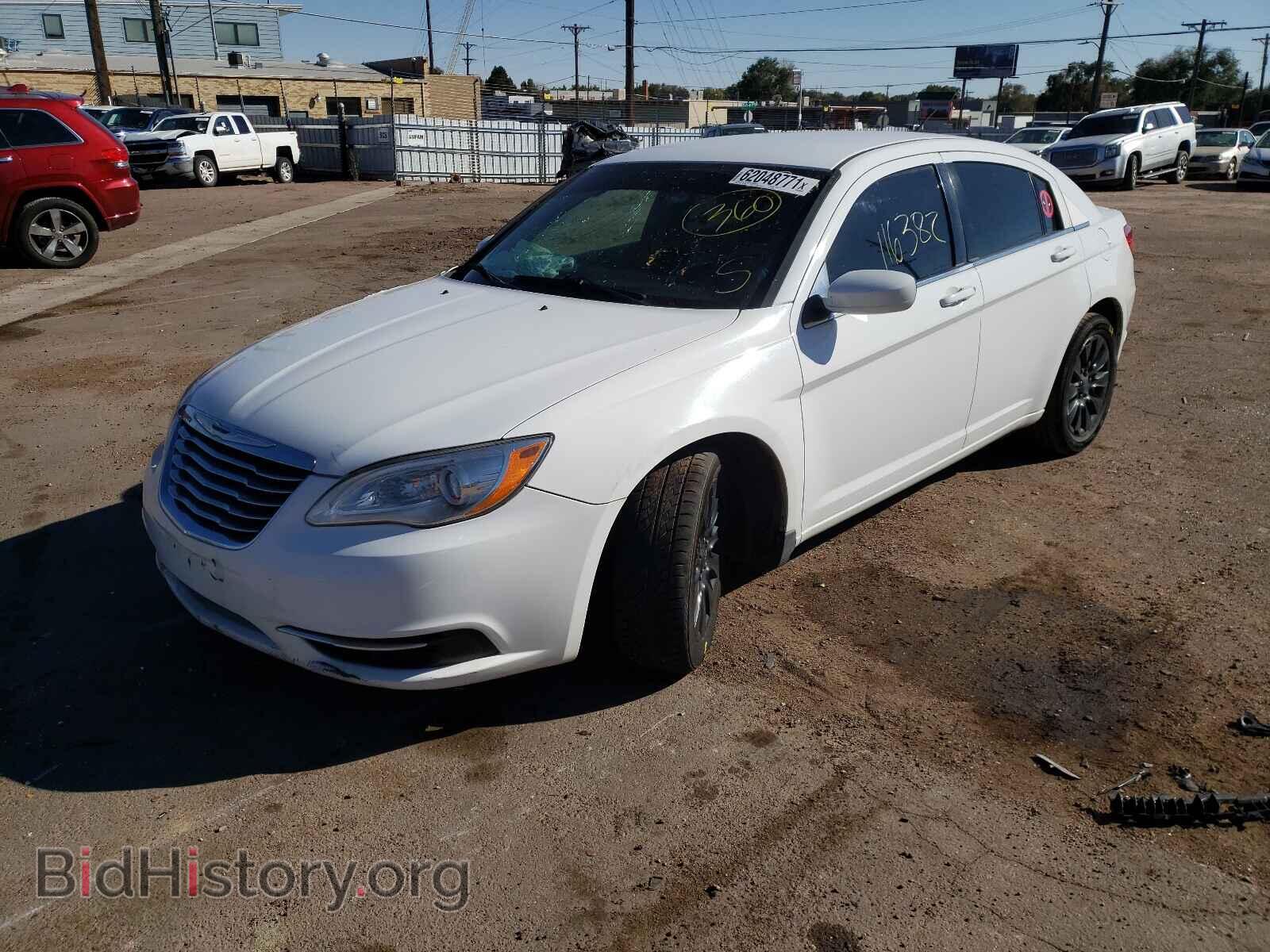 2013 CHRYSLER 200 - VIN: 1C3CCBAB2DN686524 - Фото 2