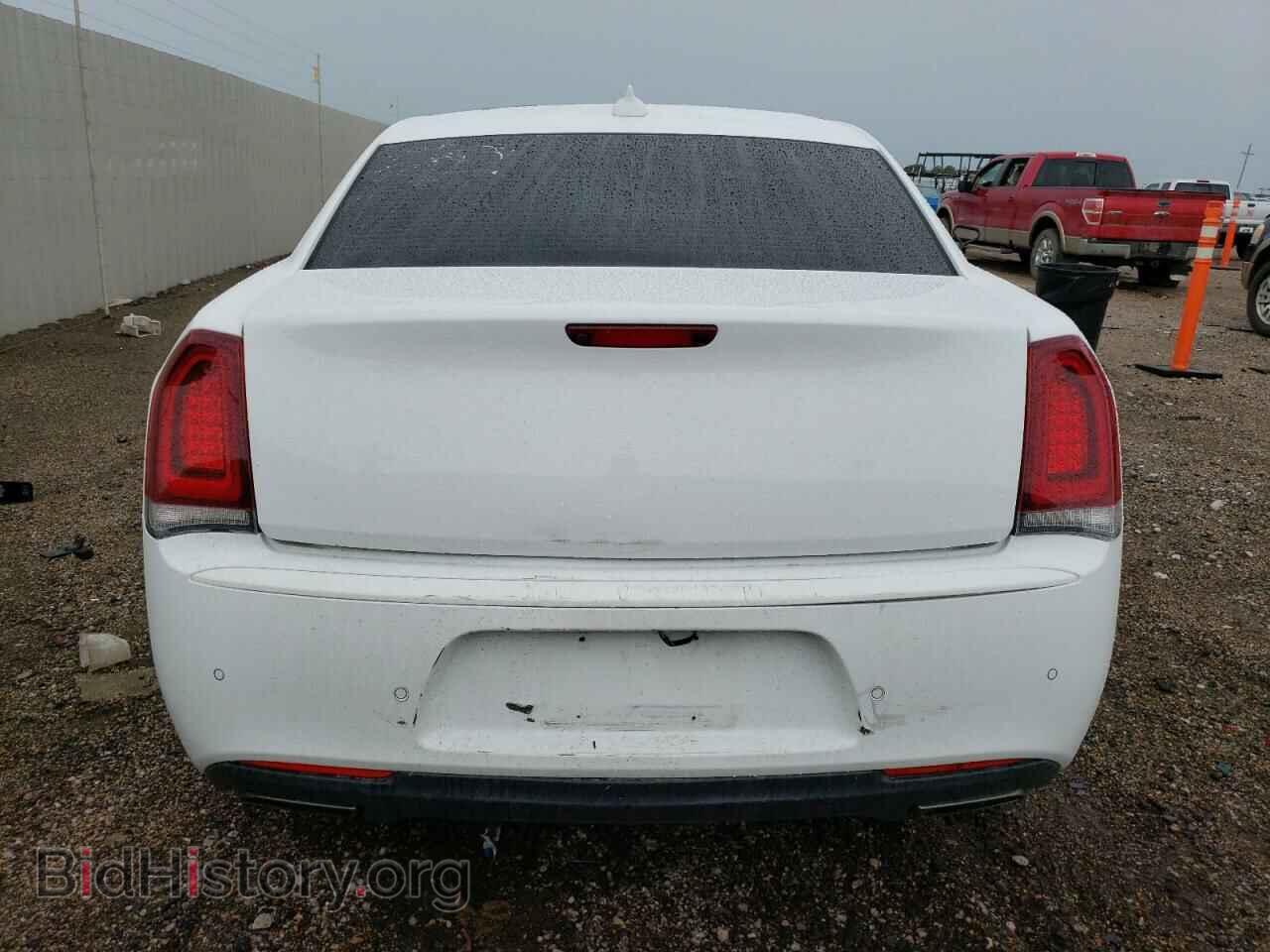 2016 CHRYSLER 300 - VIN: 2C3CCAGG2GH282858 - Фото 6