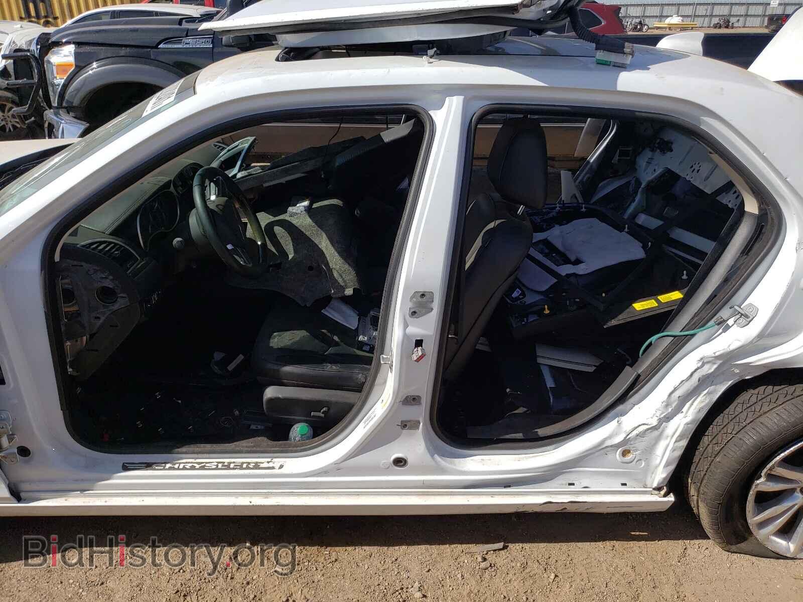 2016 CHRYSLER 300 - VIN: 2C3CCAEG1GH182060 - Фото 10