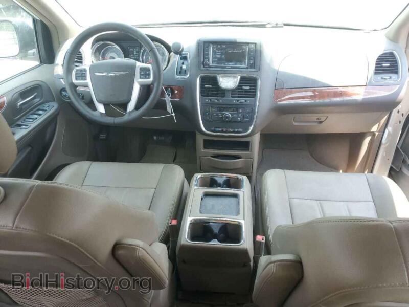 2016 Chrysler MINIVAN (VIN 2C4RC1BG8GR240105) — photo 8 of 14