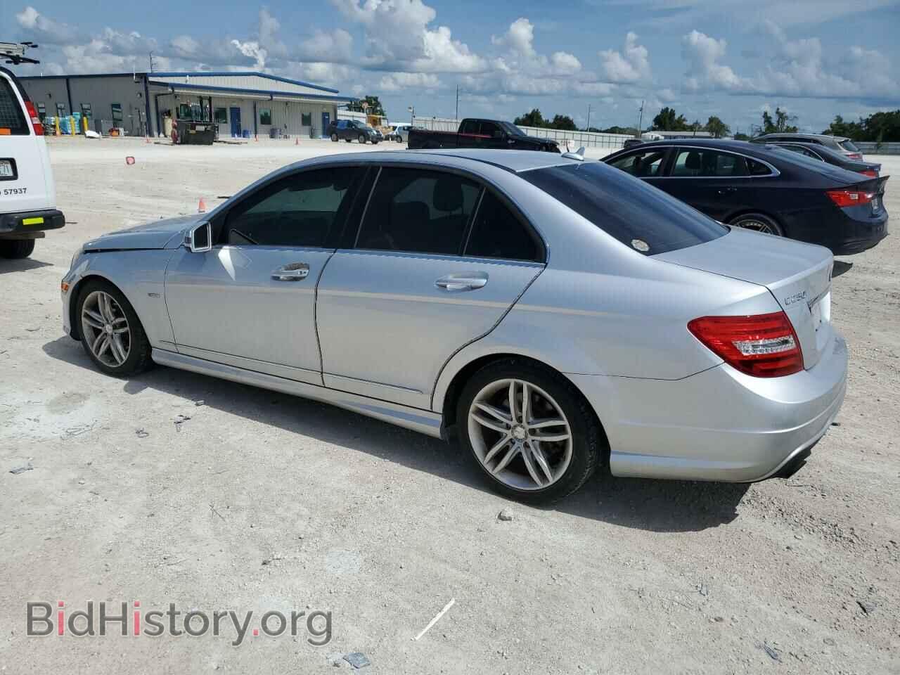 2012 MERCEDES-BENZ C-CLASS - VIN: WDDGF4HB2CA653170 - Фото 2