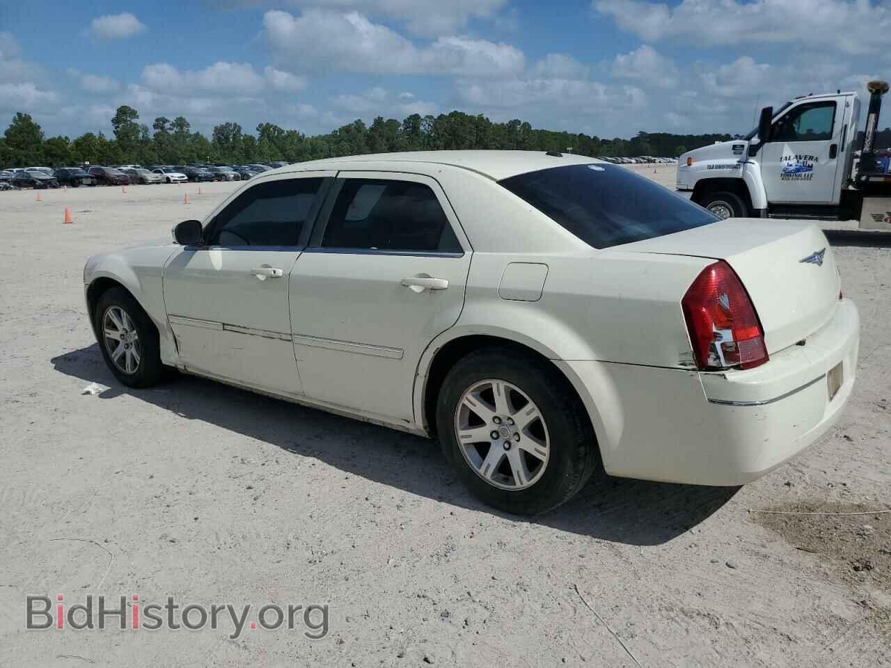 2006 CHRYSLER 300 - VIN: 2C3KA53G86H525893 - Фото 2