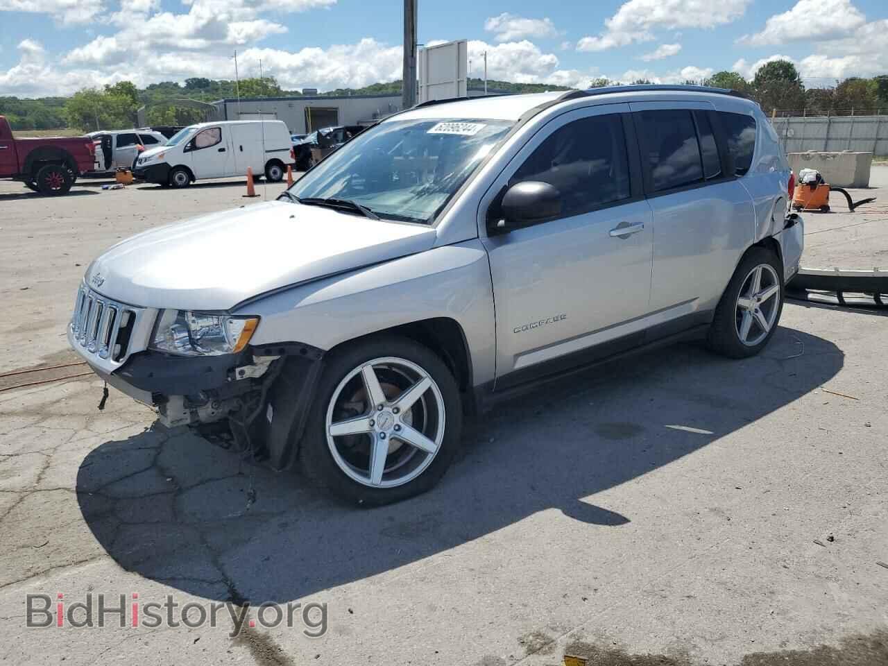 Photo 1J4NF1FB8BD234752 - JEEP COMPASS 2011