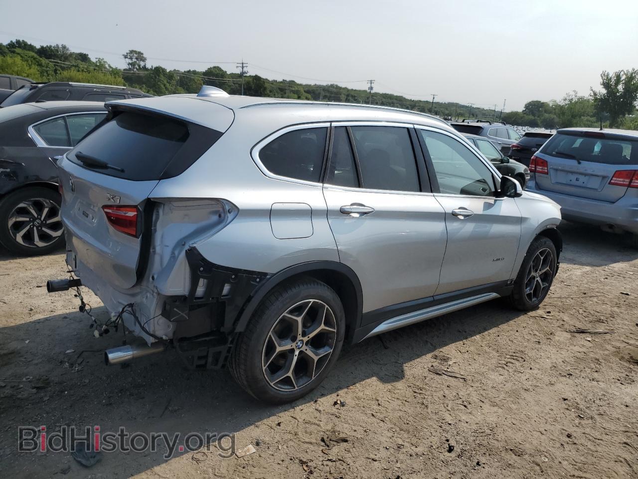 2017 BMW X1 - VIN: WBXHT3C3XH5F73347 - Фото 3