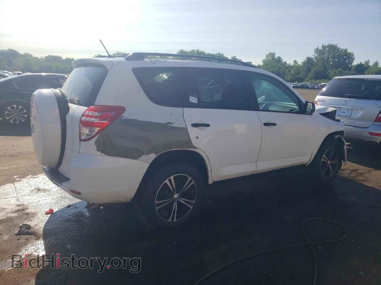 2011 TOYOTA RAV4 - VIN: 2T3BF4DVXBW136686 - Фото 3