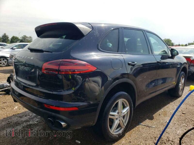 2016 Porsche CAYENNE (VIN WP1AE2A20GLA16529) — photo 3 of 12