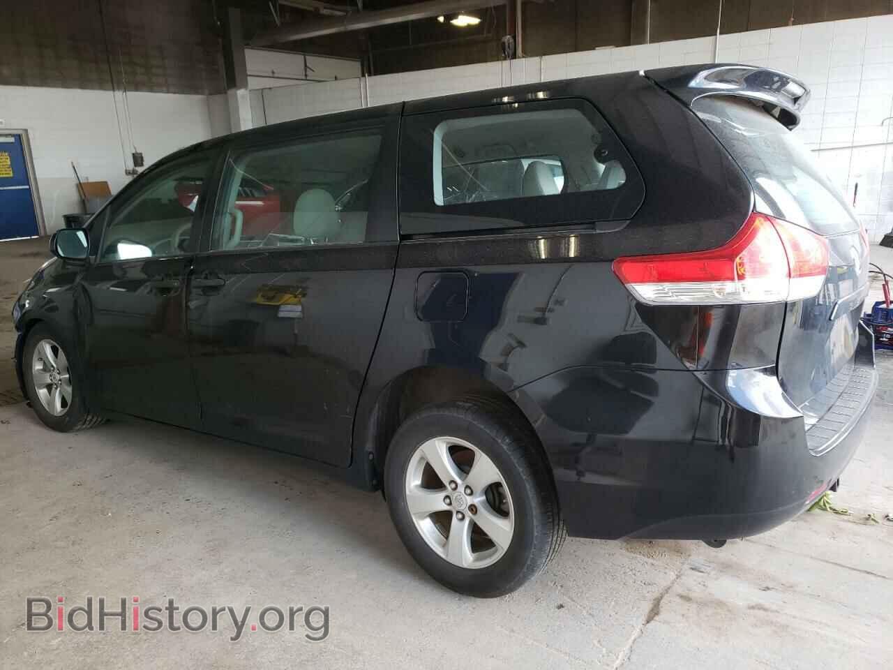 2011 TOYOTA All Models - VIN: 5TDZK3DC1BS129596 - Фото 2
