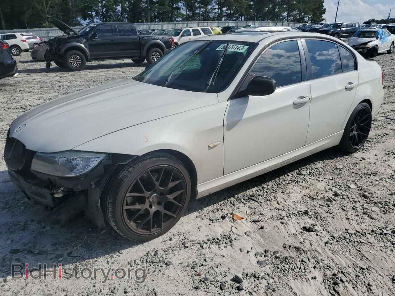 Photo WBAPH7C58BE461568 - BMW 3 SERIES 2011
