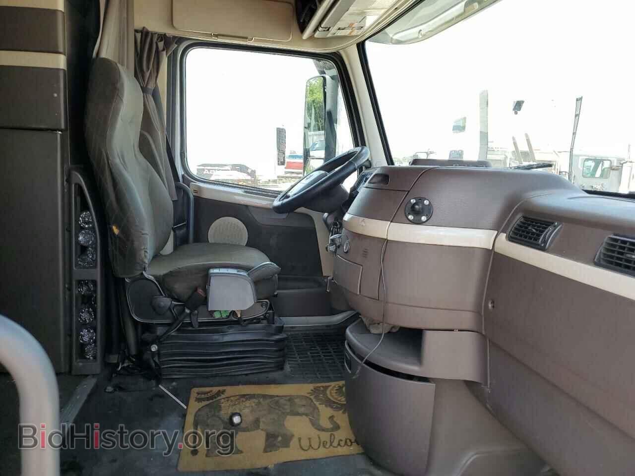 2016 VOLVO VN - VIN: 4V4NC9EJ5GN942291 - Фото 5