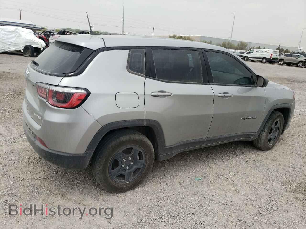 2019 JEEP COMPASS - VIN: 3C4NJCAB0KT743980 - Фото 3