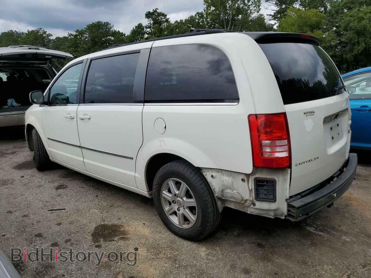 2010 CHRYSLER MINIVAN - VIN: 2A4RR5D17AR305588 - Photo 2