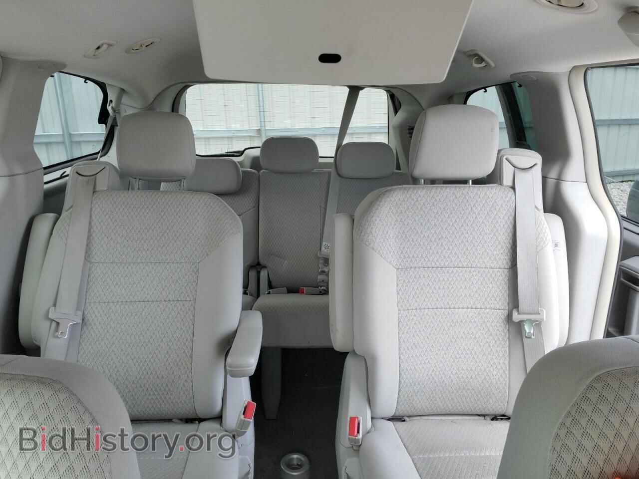 2009 CHRYSLER MINIVAN - VIN: 2A8HR54109R570780 - Фото 10