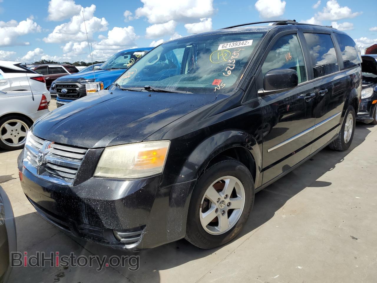 2010 DODGE CARAVAN - VIN: 2D4RN5D10AR352840 - Фото 2