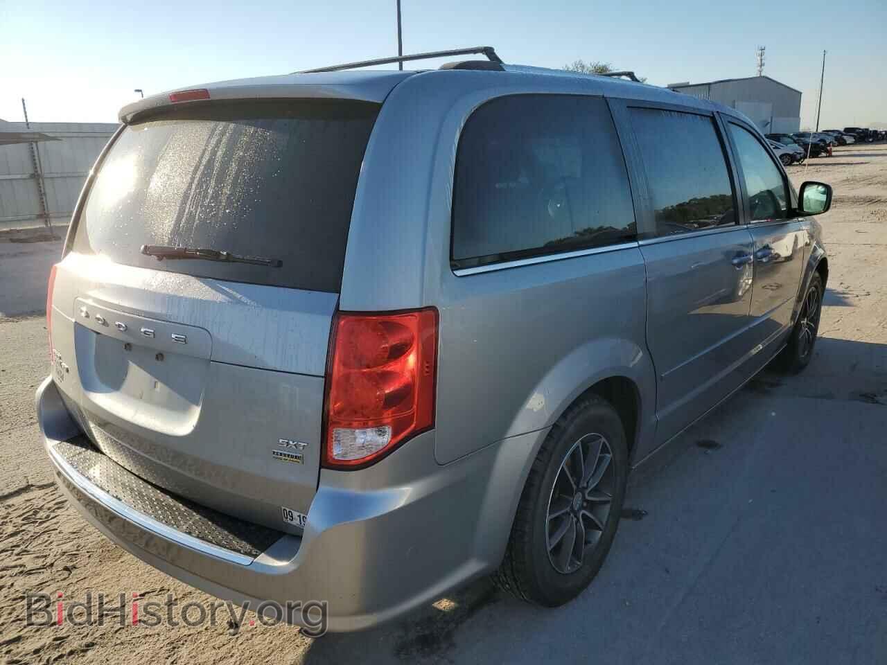 2017 DODGE CARAVAN - VIN: 2C4RDGCG8HR852773 - Фото 4