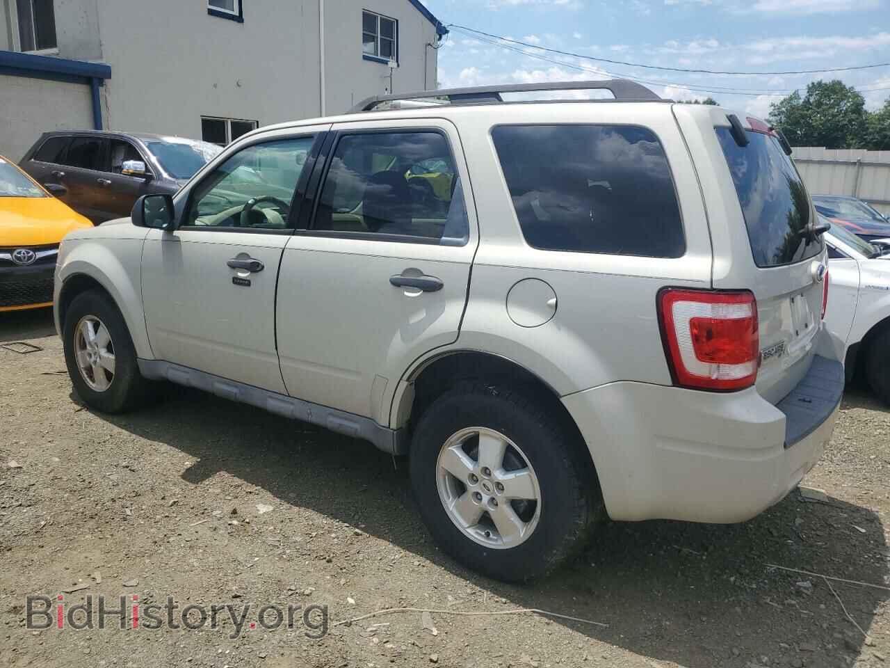 2009 FORD ESCAPE - VIN: 1FMCU93789KB95793 - Фото 2