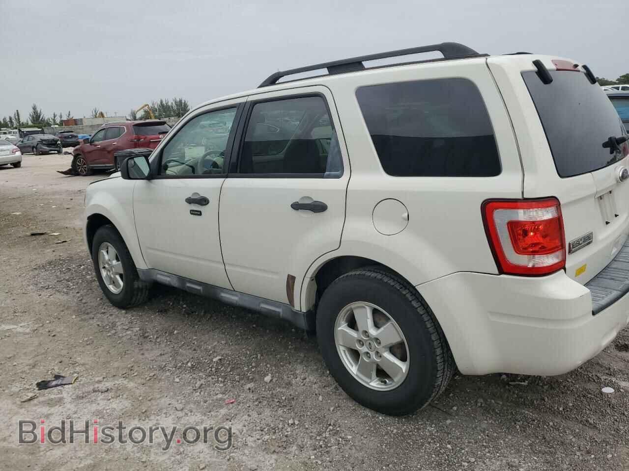 2011 FORD ESCAPE - VIN: 1FMCU0D72BKA04417 - Photo 2