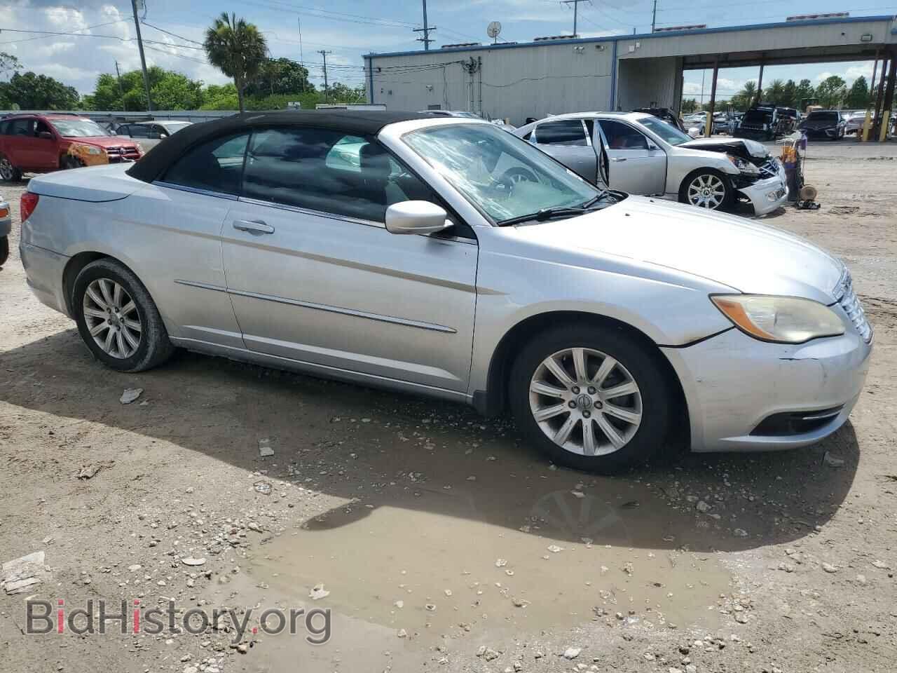 2011 CHRYSLER 200 - VIN: 1C3BC2EG2BN537643 - Фото 4