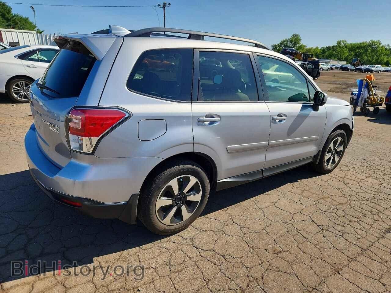 2017 SUBARU FORESTER - VIN: JF2SJAEC5HH422732 - Фото 3