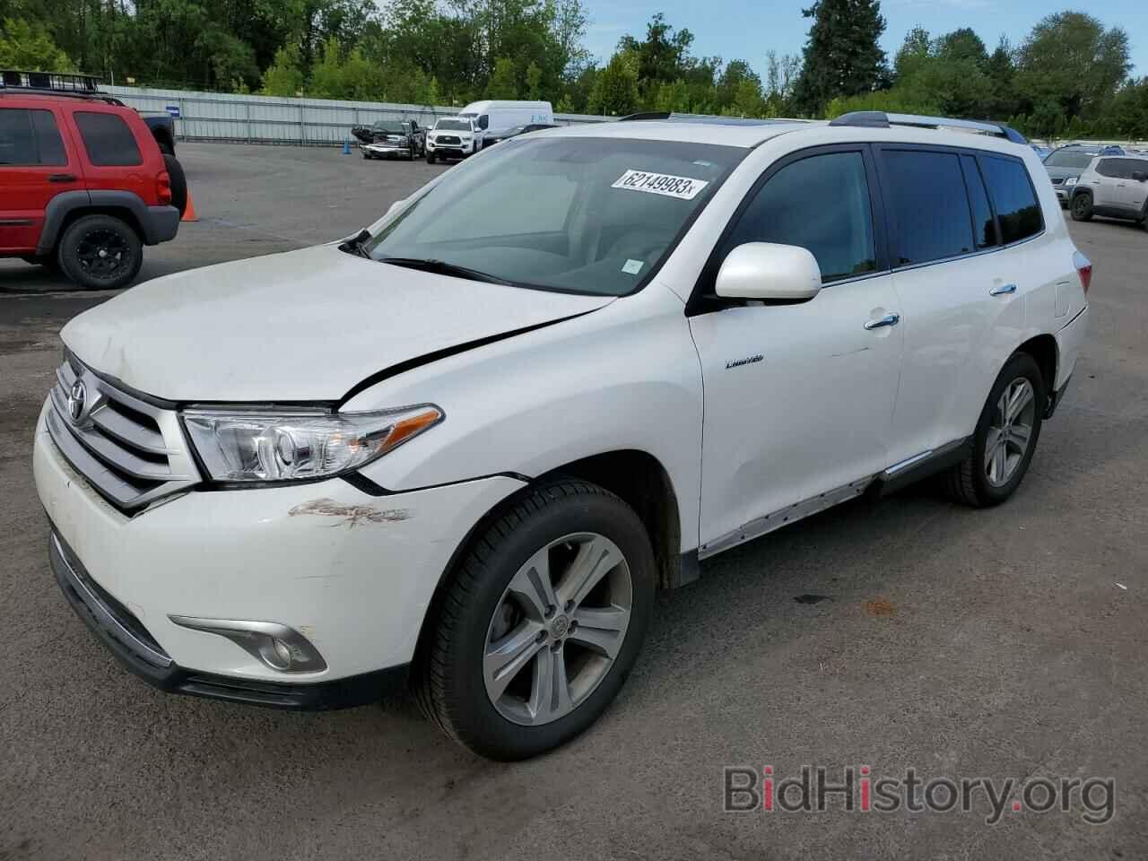 Toyota Highlander 2011 горах