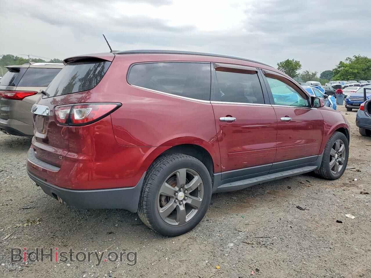 2017 CHEVROLET TRAVERSE - VIN: 1GNKVHKD2HJ174853 - Фото 3