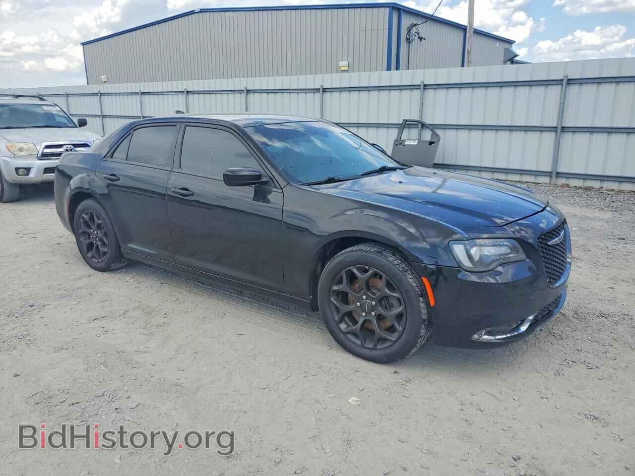 2019 CHRYSLER 300 - VIN: 2C3CCAGG0KH586134 - Photo 4