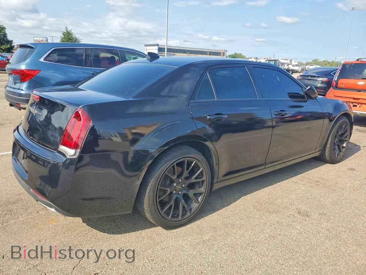 2019 CHRYSLER 300 - VIN: 2C3CCAAG2KH507281 - Фото 3