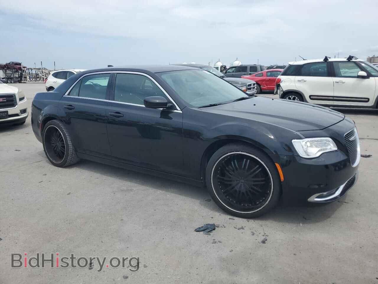 2019 CHRYSLER 300 - VIN: 2C3CCAAG7KH755428 - Фото 4
