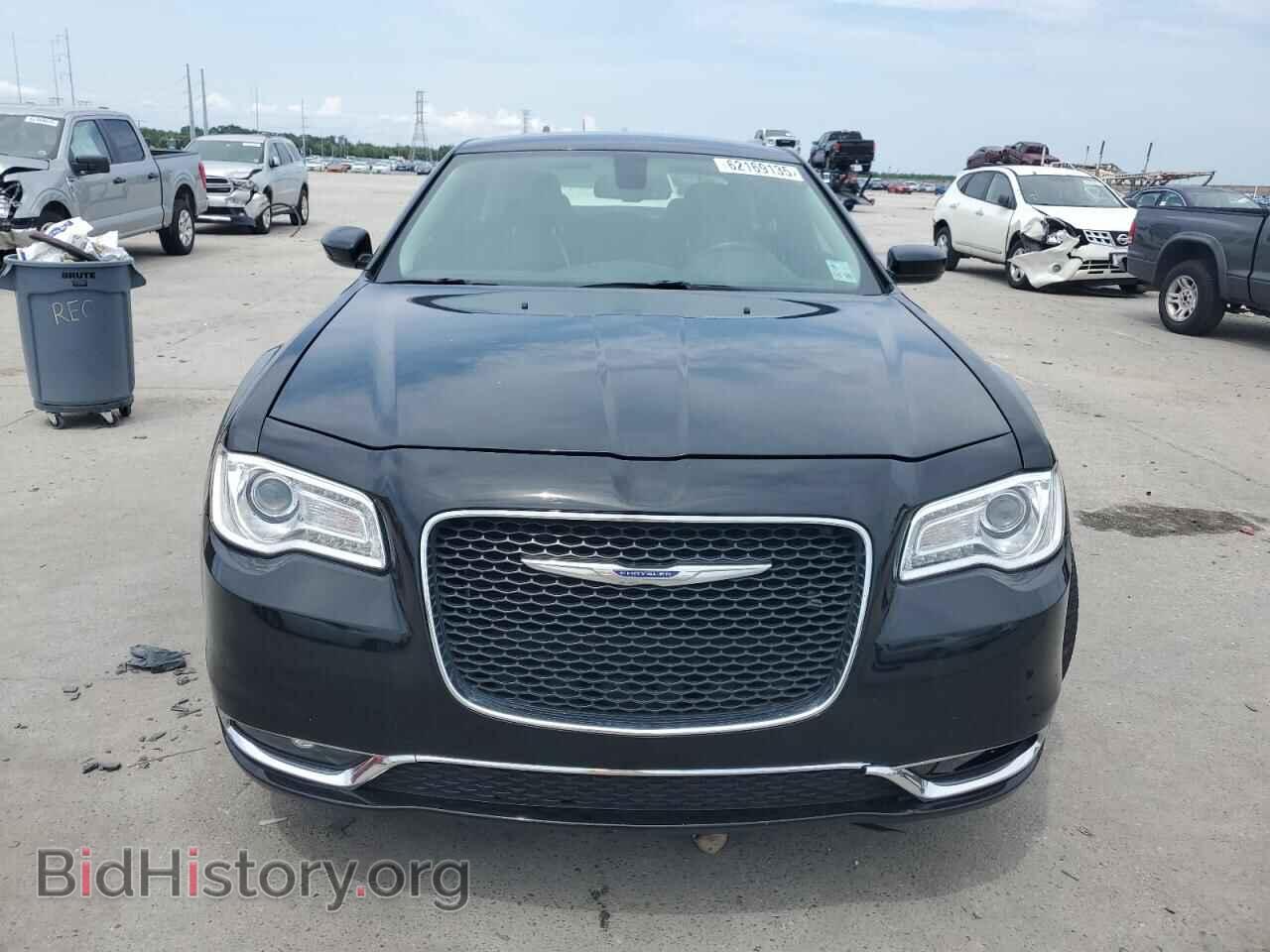 2019 CHRYSLER 300 - VIN: 2C3CCAAG7KH755428 - Фото 5