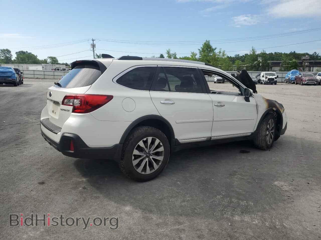 2018 SUBARU OUTBACK - VIN: 4S4BSATC6J3216686 - Фото 3