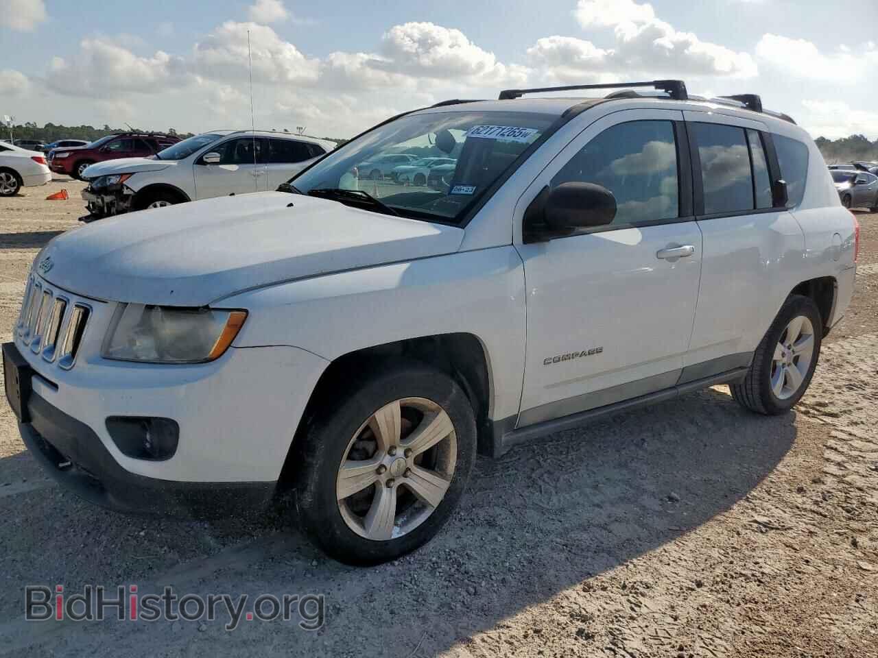 Photo 1J4NT1FA3BD137930 - JEEP COMPASS 2011