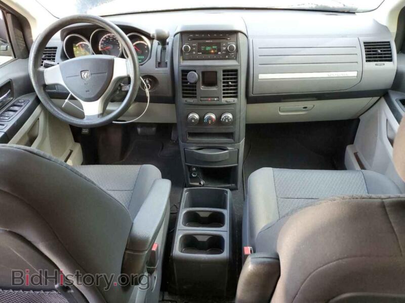 2010 Dodge CARAVAN (VIN 2D4RN4DE5AR438609) — photo 8 of 12
