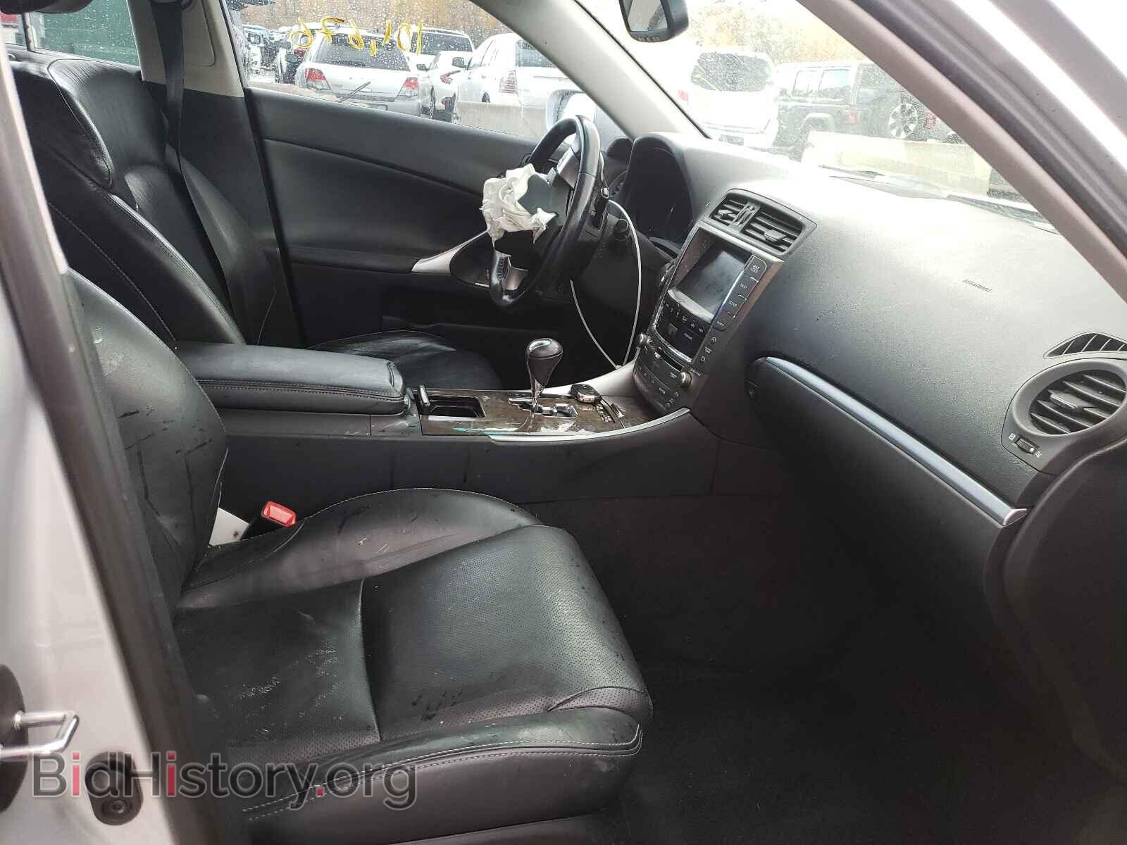 2011 LEXUS IS - VIN: JTHCF5C21B5052022 - Photo 5