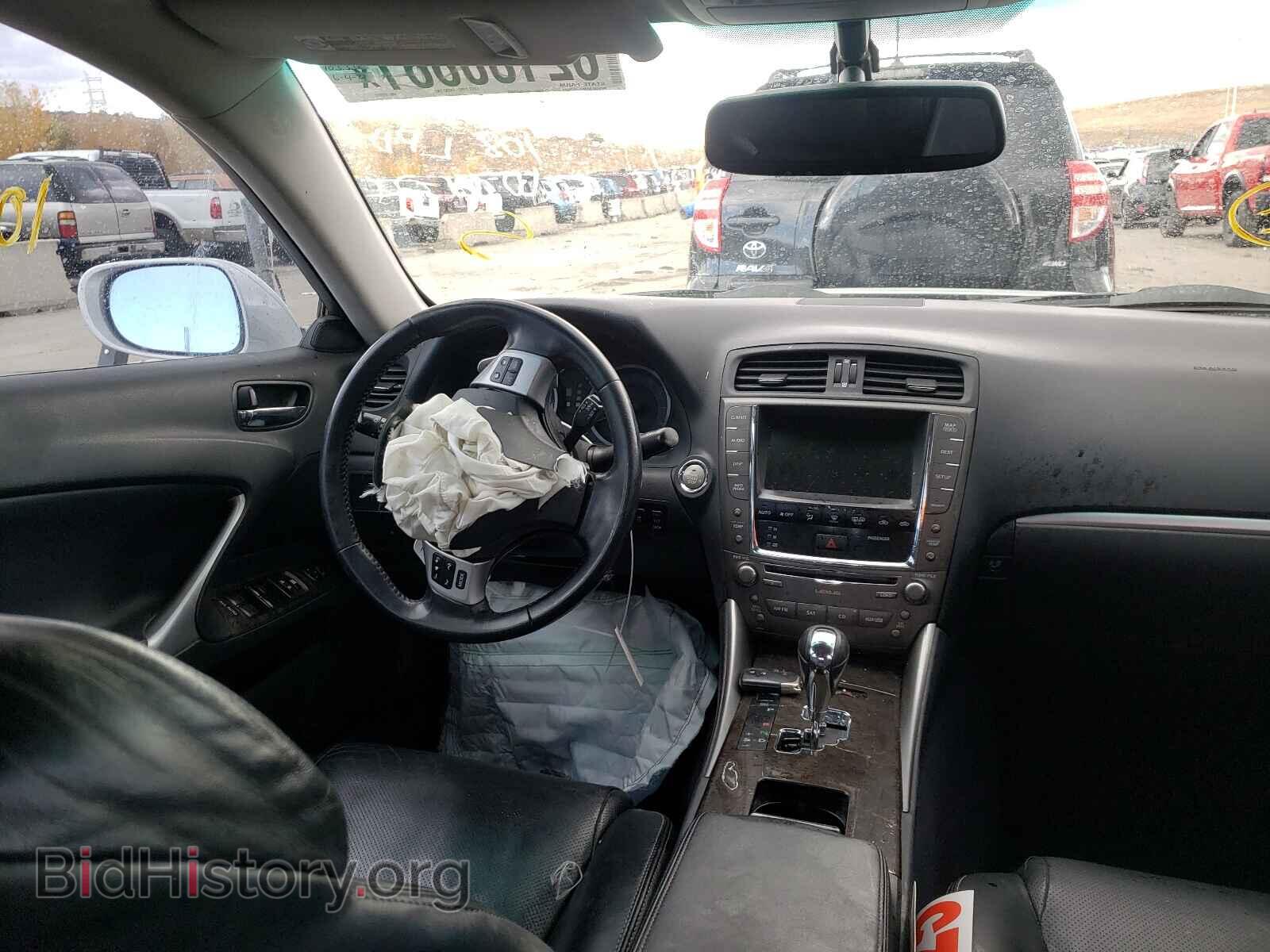 2011 LEXUS IS - VIN: JTHCF5C21B5052022 - Photo 9