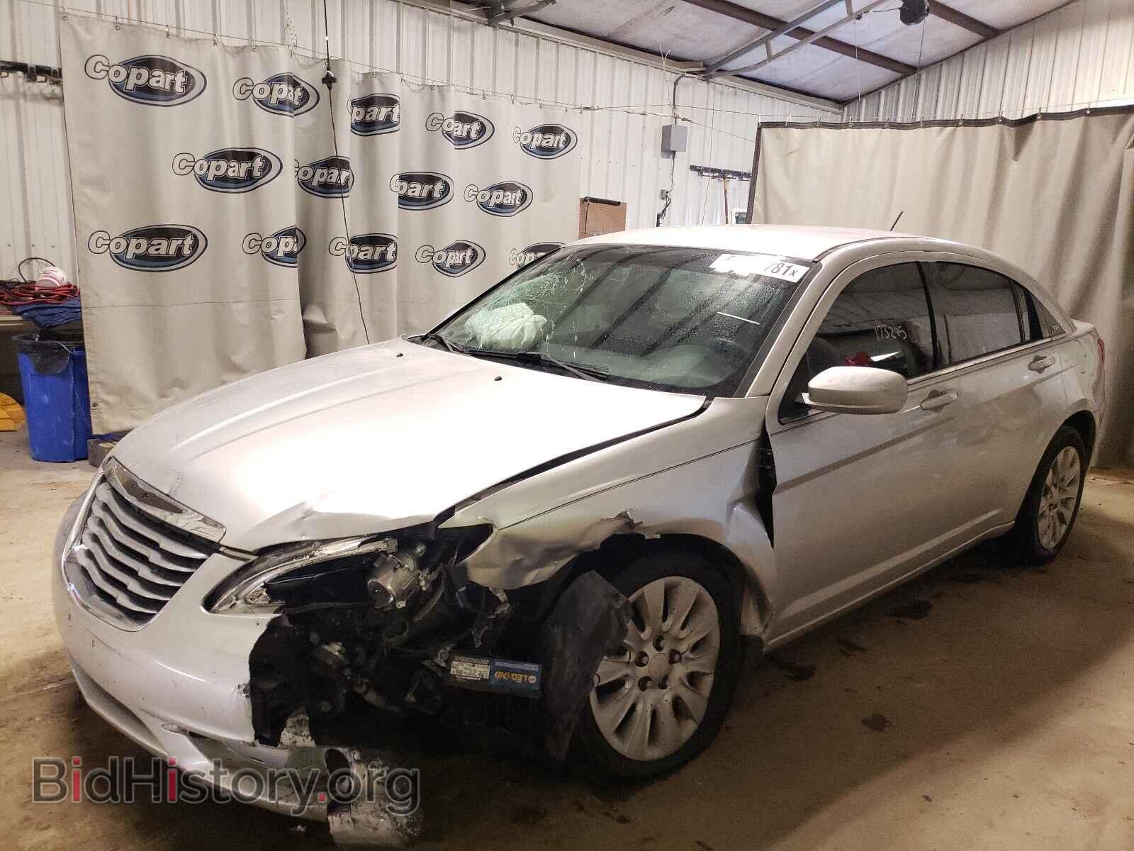 2012 CHRYSLER 200 - VIN: 1C3CCBAB3CN295641 - Фото 2